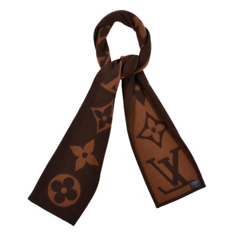 Louis Vuitton Sweet Dreams scarf 